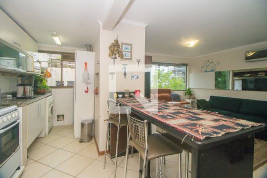 Cozinha e Área de Serviço de apartamento para alugar com 1 quarto, 64m² em Bela Vista, Porto Alegre