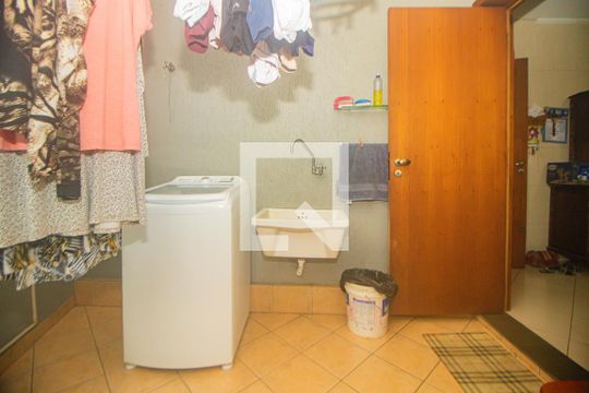 Área de Serviço de casa à venda com 4 quartos, 350m² em Chácara das Pedras, Porto Alegre