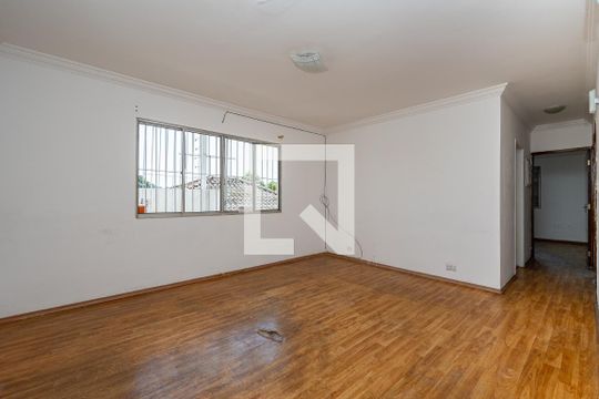 Casa à venda com 3 quartos, 600m² em Vila Fachini, São Paulo