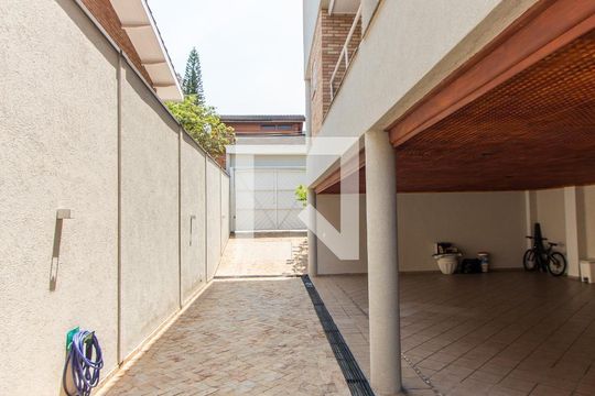 Garagem de casa de condomínio à venda com 5 quartos, 550m² em Barro Branco (zona Norte), São Paulo