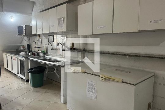 Cozinha comum de kitnet/studio para alugar com 0 quarto, 18m² em Vila Clementino, São Paulo