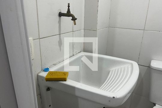 Kitnet banheiro de kitnet/studio para alugar com 0 quarto, 18m² em Vila Clementino, São Paulo