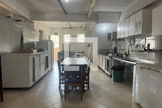 Cozinha comum de kitnet/studio para alugar com 0 quarto, 18m² em Vila Clementino, São Paulo