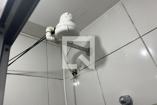 Kitnet banheiro de kitnet/studio para alugar com 0 quarto, 18m² em Vila Clementino, São Paulo