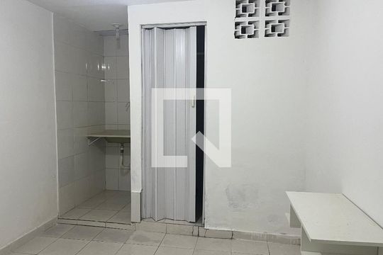 Kitnet de kitnet/studio para alugar com 0 quarto, 18m² em Vila Clementino, São Paulo