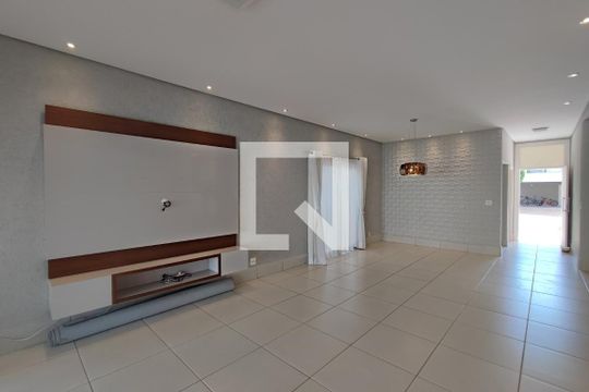 Sala de Estar e Jantar de casa de condomínio para alugar com 4 quartos, 237m² em Swiss Park, Campinas