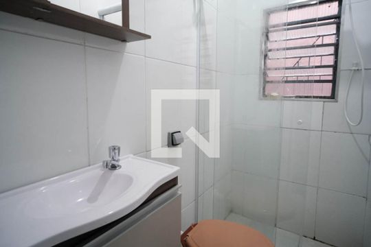 Banheiro de casa para alugar com 1 quarto, 45m² em Parque Cisper, São Paulo