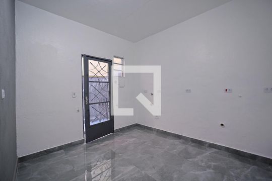 Sala/Cozinha e Área de Serviço de casa para alugar com 1 quarto, 45m² em Parque Cisper, São Paulo