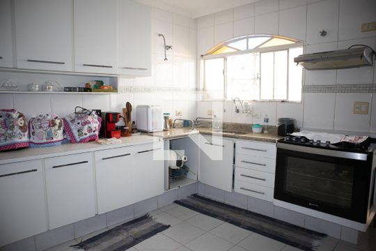 Cozinha de casa à venda com 3 quartos, 340m² em Barro Branco (zona Norte), São Paulo