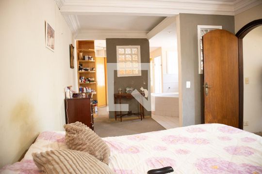 Quarto 1 de casa à venda com 3 quartos, 340m² em Barro Branco (zona Norte), São Paulo