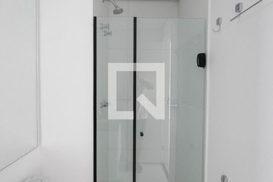 Banheiro de apartamento para alugar com 2 quartos, 45m² em Bela Vista, São Paulo