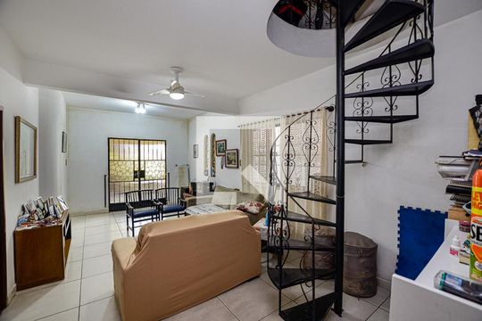 Sala de casa à venda com 5 quartos, 120m² em Santa Rosa, Niterói