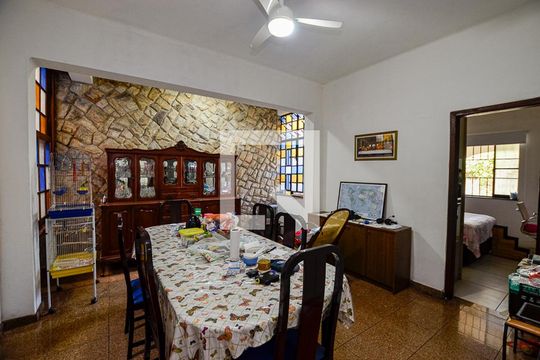 Sala de casa à venda com 5 quartos, 120m² em Santa Rosa, Niterói