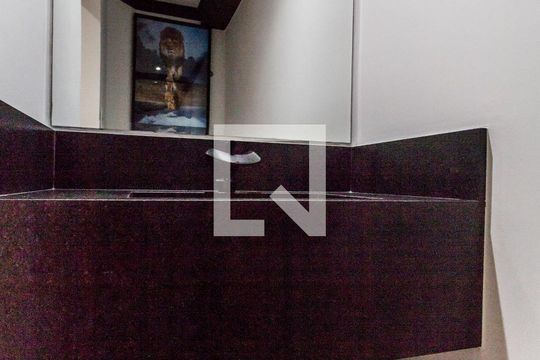 Lavabo de apartamento para alugar com 3 quartos, 200m² em Sítio Tamboré Alphaville, Barueri