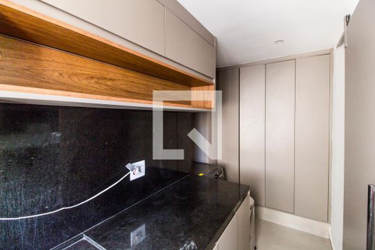 Área de Serviço de apartamento para alugar com 3 quartos, 200m² em Sítio Tamboré Alphaville, Barueri
