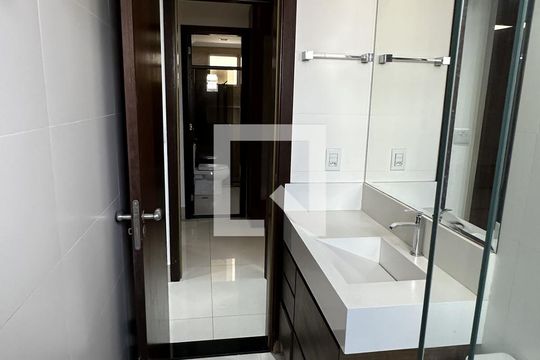 Banheiro Suite de apartamento para alugar com 2 quartos, 90m² em Alto da Glória, Goiânia