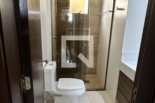 Banheiro Corredor de apartamento à venda com 2 quartos, 90m² em Alto da Glória, Goiânia