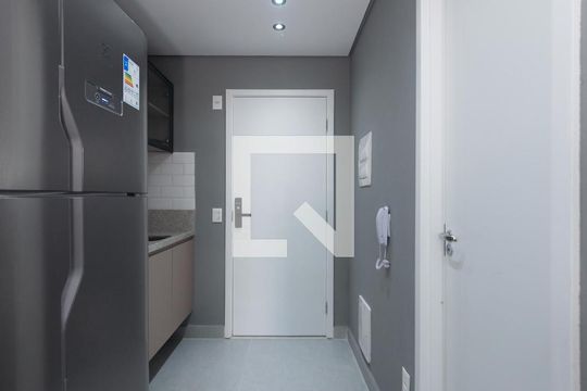 Cozinha de kitnet/studio à venda com 1 quarto, 26m² em Campo Belo, São Paulo