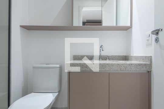 Banheiro de kitnet/studio à venda com 1 quarto, 26m² em Campo Belo, São Paulo