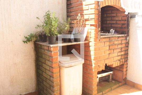 Churrasqueira de casa à venda com 3 quartos, 104m² em Jardim Monte Kemel, São Paulo