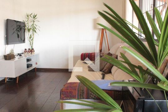 Sala de casa à venda com 3 quartos, 104m² em Jardim Monte Kemel, São Paulo