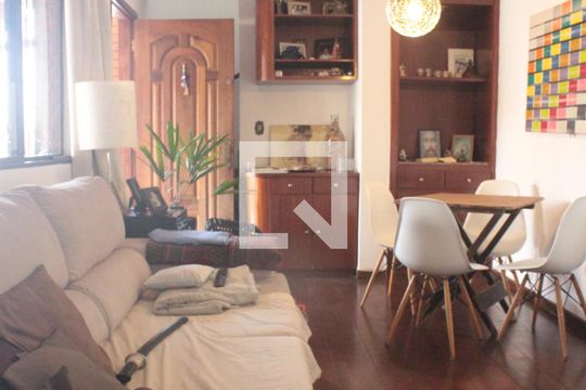Casa à venda com 3 quartos, 104m² em Jardim Monte Kemel, São Paulo