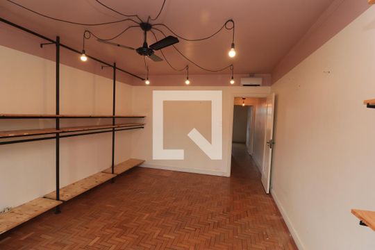 Quarto 2 de casa à venda com 2 quartos, 143m² em Vila Carrão, São Paulo