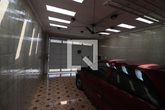 Garagem de casa à venda com 2 quartos, 143m² em Vila Carrão, São Paulo