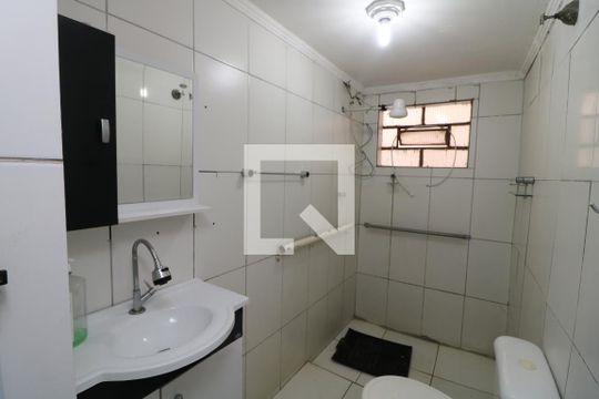 Banheiro de casa à venda com 1 quarto, 120m² em Jardim Itápolis, São Paulo