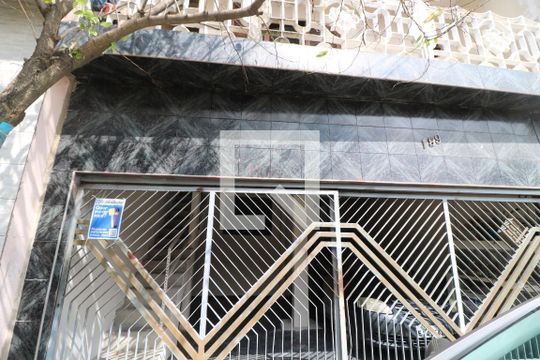 Fachada de casa à venda com 1 quarto, 120m² em Jardim Itápolis, São Paulo