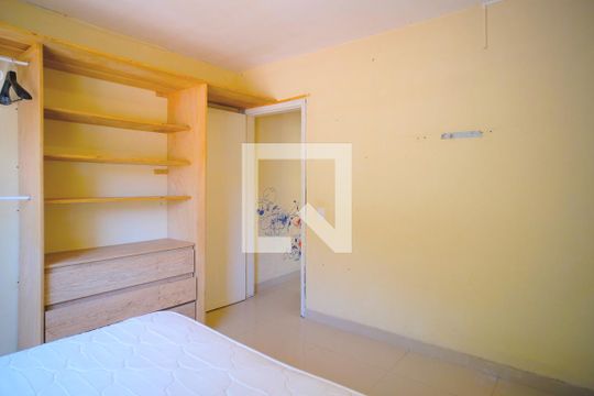 Quarto de apartamento à venda com 1 quarto, 62m² em Jardim do Salso, Porto Alegre
