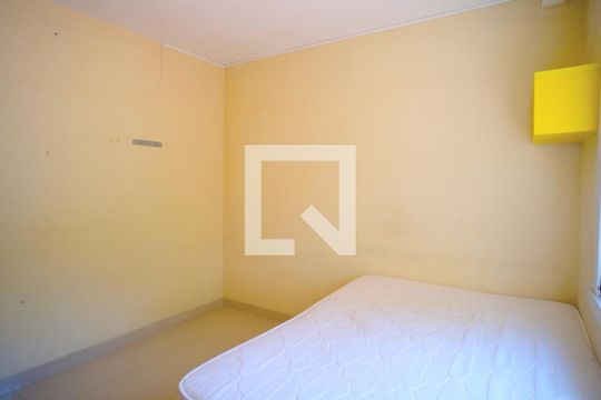 Quarto de apartamento à venda com 1 quarto, 62m² em Jardim do Salso, Porto Alegre