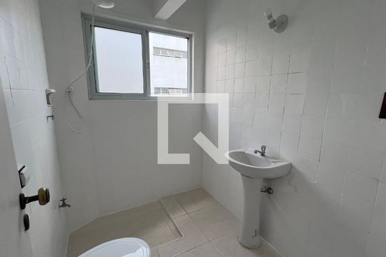 Banheiro  de apartamento para alugar com 2 quartos, 83m² em Sumarezinho, São Paulo