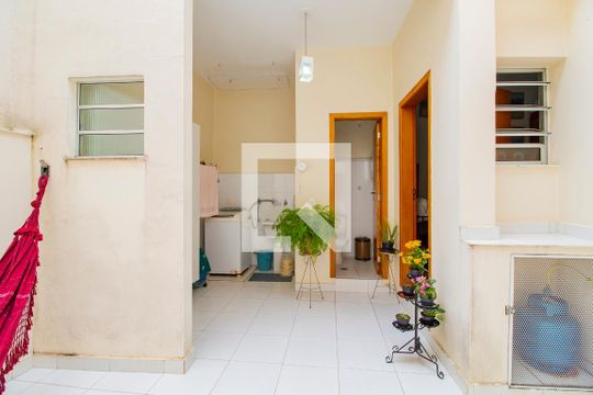 Quintal de casa à venda com 3 quartos, 155m² em Pinheiros, São Paulo