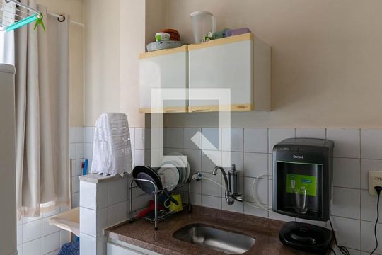 Cozinha e Área de Serviço de apartamento para alugar com 2 quartos, 51m² em Padre Eustáquio, Belo Horizonte