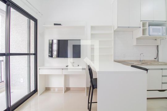 Quarto de kitnet/studio para alugar com 1 quarto, 27m² em Pinheiros, São Paulo