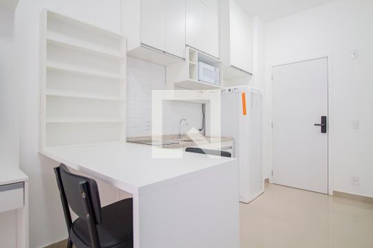 Cozinha  de kitnet/studio para alugar com 1 quarto, 27m² em Pinheiros, São Paulo
