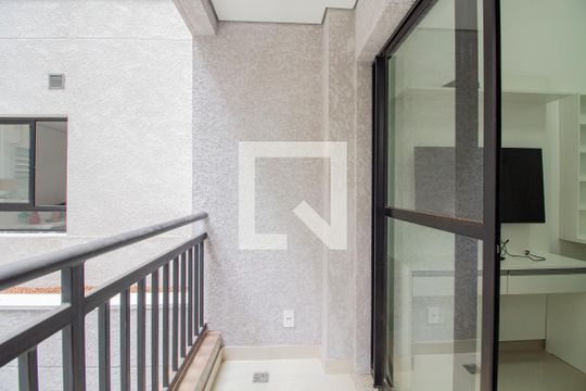 Varanda de kitnet/studio para alugar com 1 quarto, 27m² em Pinheiros, São Paulo
