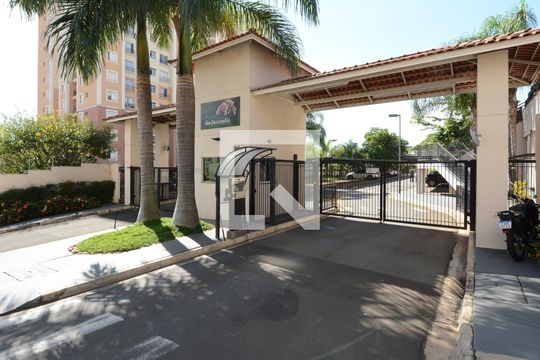 Fachada do Condomínio de apartamento para alugar com 2 quartos, 51m² em Vila Satúrnia, Campinas