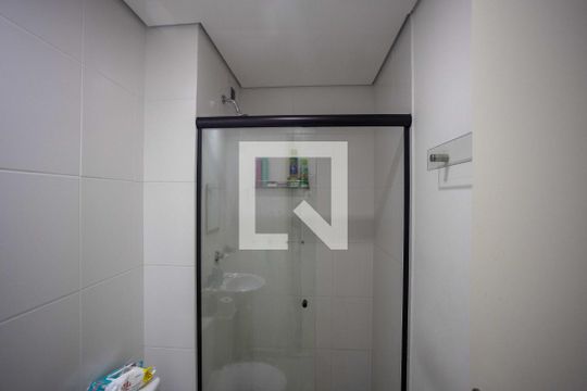 Banheiro de apartamento para alugar com 2 quartos, 43m² em Piraporinha, Diadema