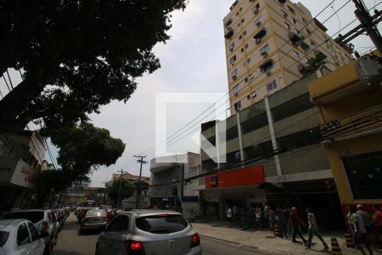 Fachada do Prédio de apartamento para alugar com 2 quartos, 80m² em Ramos, Rio de Janeiro