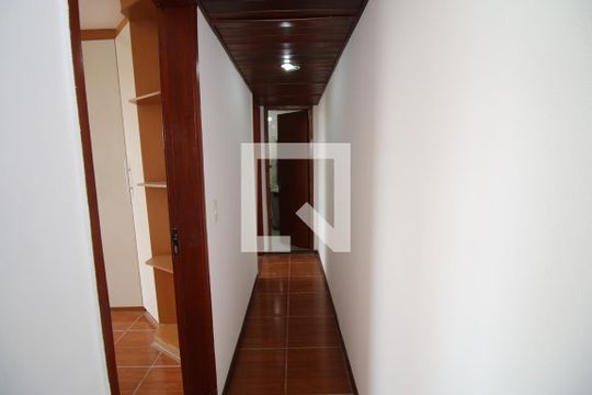 Corredor de apartamento para alugar com 2 quartos, 80m² em Ramos, Rio de Janeiro