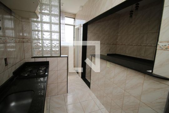 Cozinha de apartamento para alugar com 2 quartos, 80m² em Ramos, Rio de Janeiro