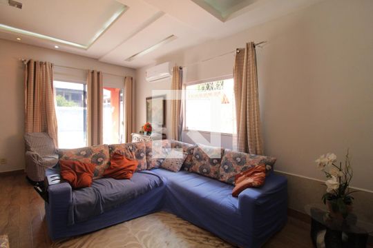 Sala de casa à venda com 4 quartos, 385m² em Anil, Rio de Janeiro
