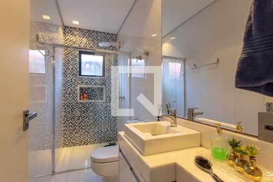 Banheiro de casa à venda com 4 quartos, 380m² em Canaa, Belo Horizonte