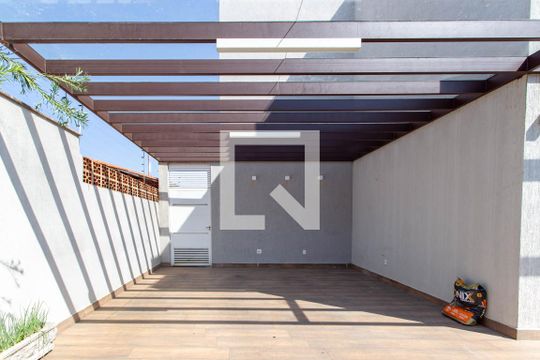 Garagem de casa à venda com 4 quartos, 380m² em Canaa, Belo Horizonte