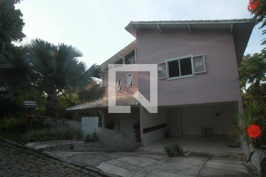 Casa de Condomínio à venda com 4 quartos, 308m² em Pendotiba, Niterói