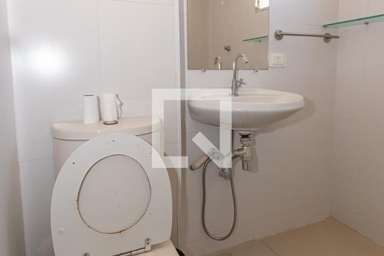Banheiro  de apartamento para alugar com 2 quartos, 60m² em Vila Industrial (campinas), Campinas