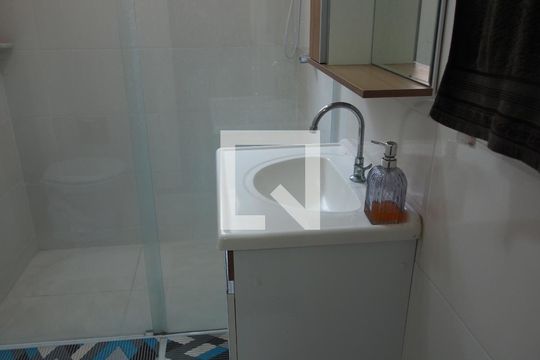 Banheiro de casa à venda com 2 quartos, 155m² em Centro, Jundiaí