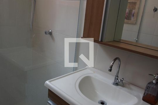 Banheiro de casa à venda com 2 quartos, 155m² em Centro, Jundiaí